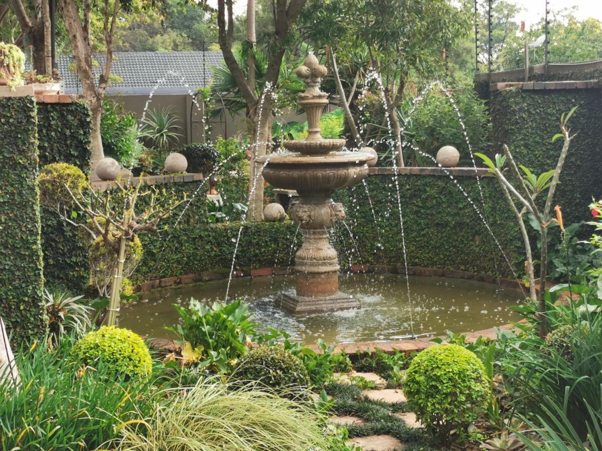 At 98 On Lynburn Guest House Pretoria Exterior photo
