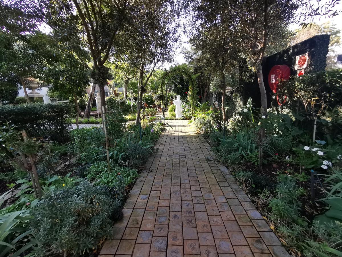 At 98 On Lynburn Guest House Pretoria Exterior photo