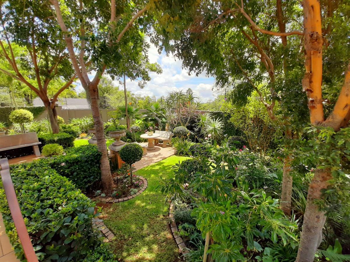 At 98 On Lynburn Guest House Pretoria Exterior photo