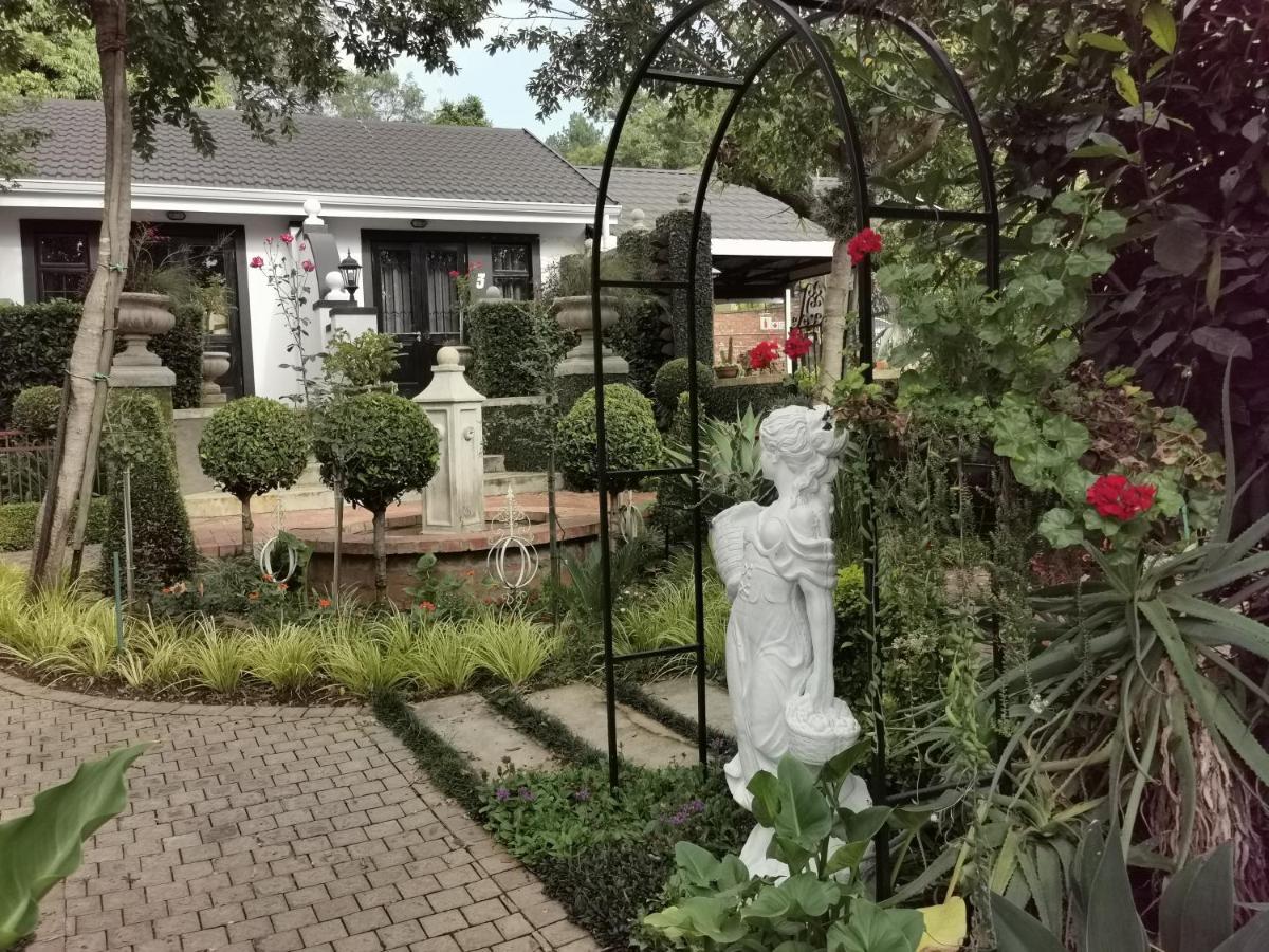 At 98 On Lynburn Guest House Pretoria Exterior photo