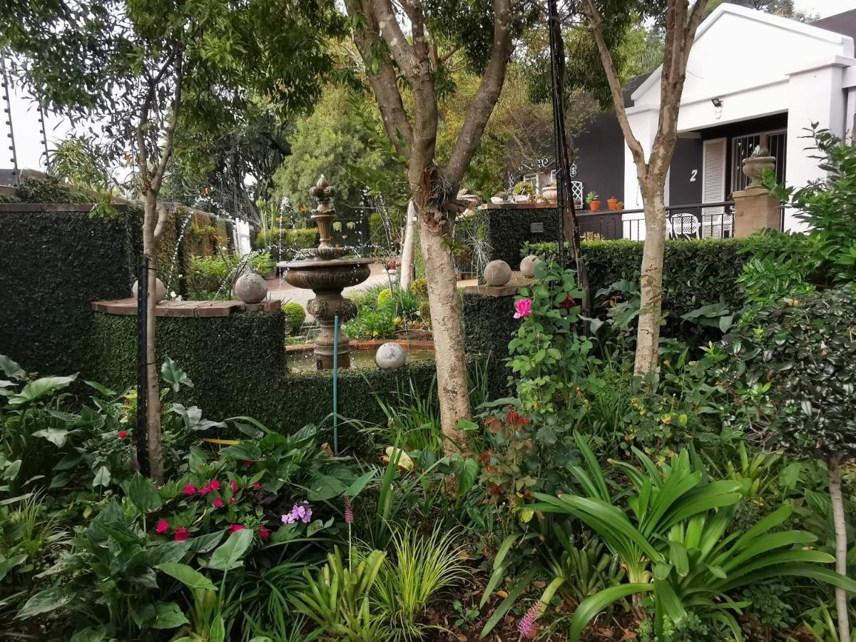 At 98 On Lynburn Guest House Pretoria Exterior photo