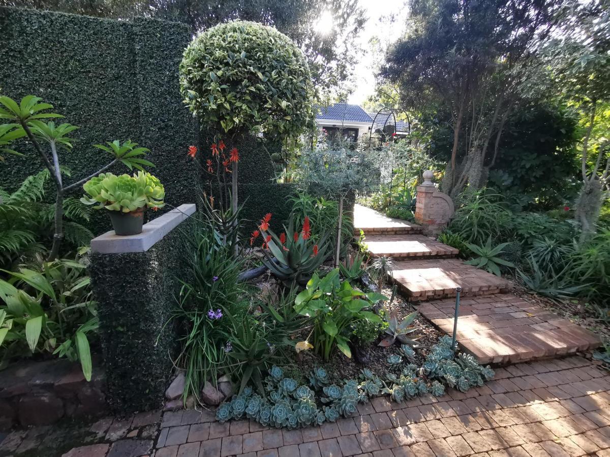 At 98 On Lynburn Guest House Pretoria Exterior photo