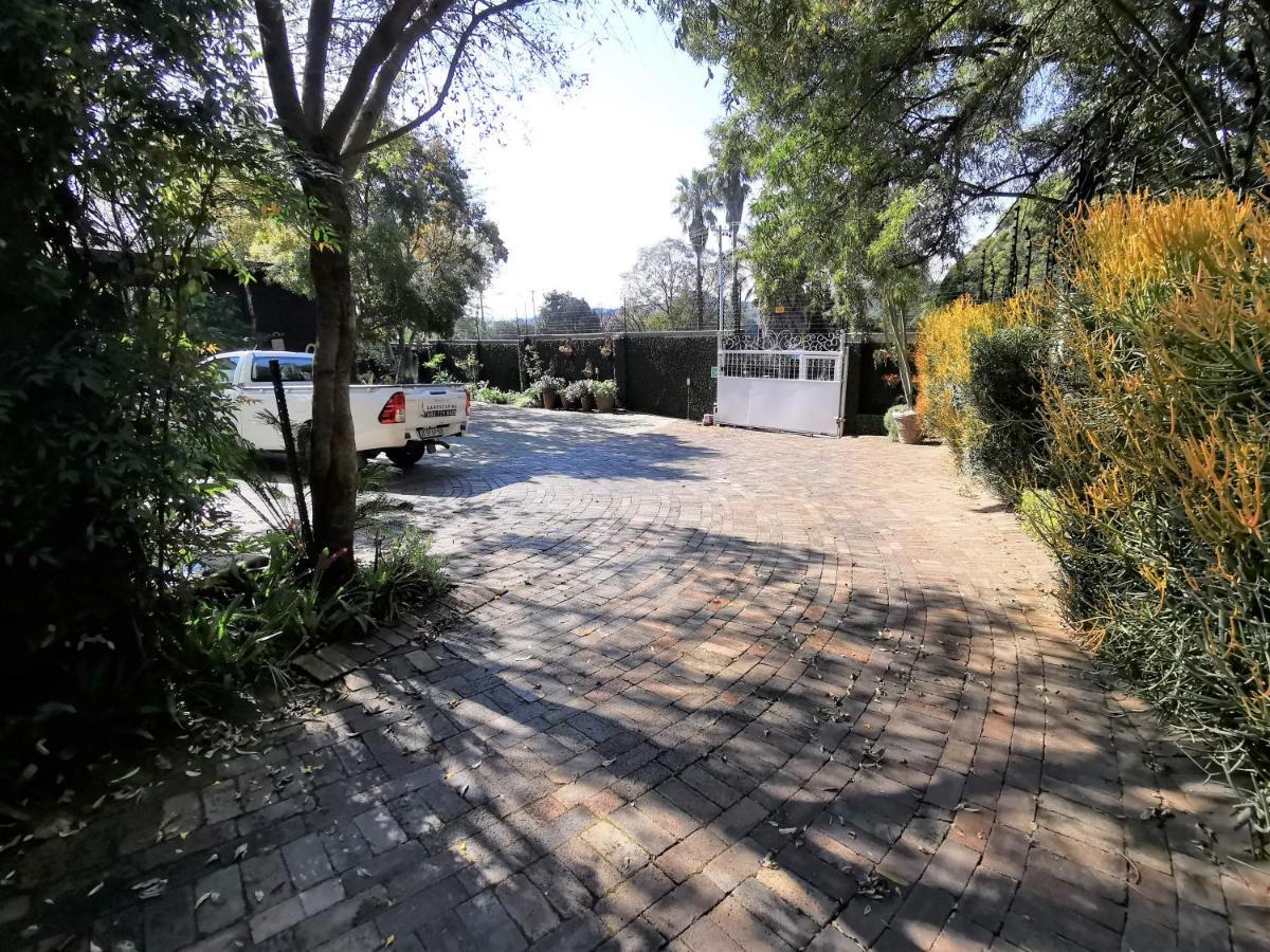At 98 On Lynburn Guest House Pretoria Exterior photo